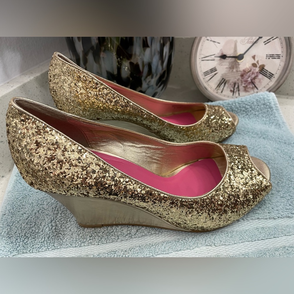 Lilly Pulitzer Gold Sparkle Peep Toe Heels